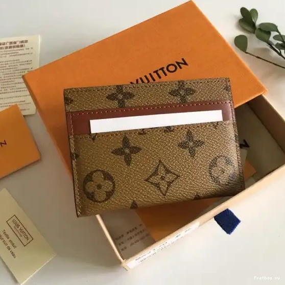 First bag ru LOUIS HOLDER CARD VUITTON 50DOUBLE BANDOULIERE 0524